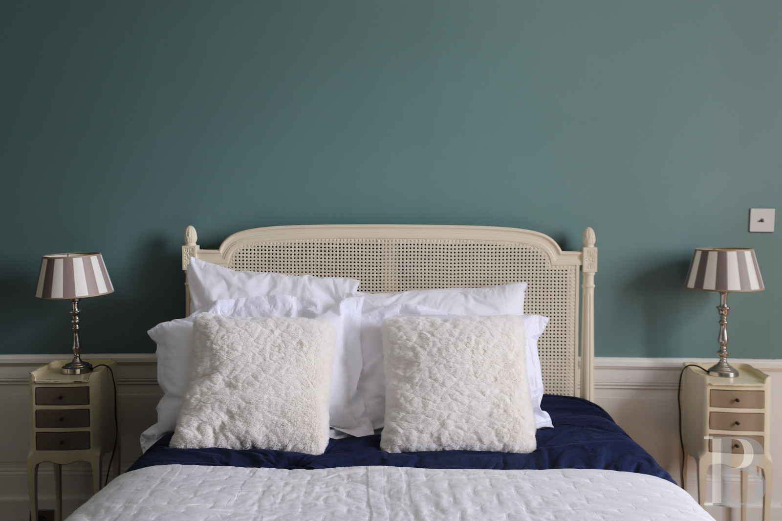 An early 19th century manor house overlooking the Bay of Douarnenez on the Crozon peninsula in Finistère - photo  n°34